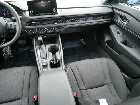 Certified 2023 Honda Accord EX image 11
