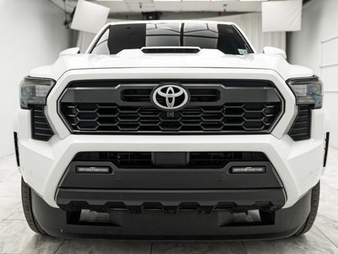 Used 2024 Toyota Tacoma TRD Sport image 5
