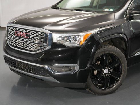 Used 2019 GMC Acadia Denali image 3