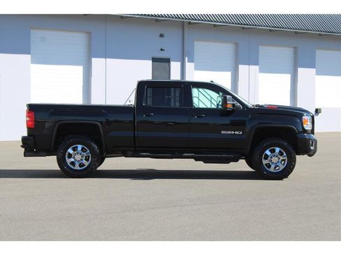 Used 2019 GMC Sierra 3500 SLT w/ All-Terrain HD Package image 4