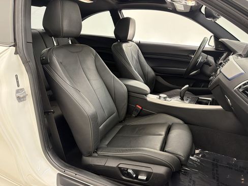 Used 2020 BMW 230i Coupe w/ M Sport Package RWD image 26