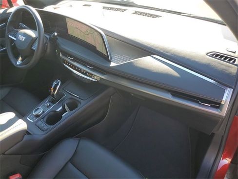 Certified 2024 Cadillac XT4 Premium Luxury image 28