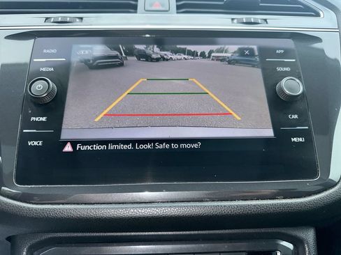 Used 2021 Volkswagen Tiguan SE FWD image 23