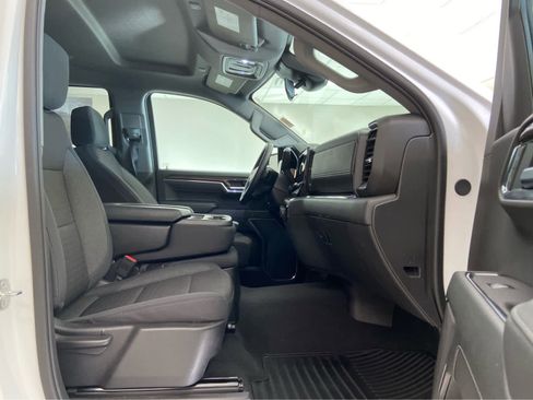 Used 2025 Chevrolet Silverado 1500 LT AWD/4WD image 16