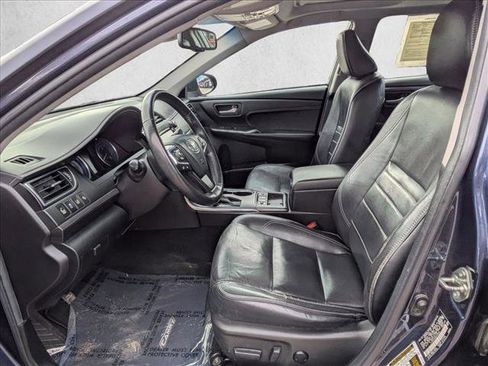 Used 2016 Toyota Camry XLE w/ Moonroof Package image 11