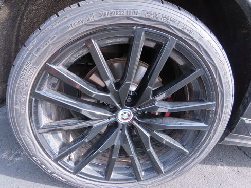 Used 2022 BMW X6 xDrive40i w/ M Sport Package image 17