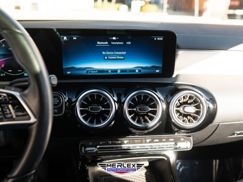 Used 2025 Mercedes-Benz CLA 250 image 31