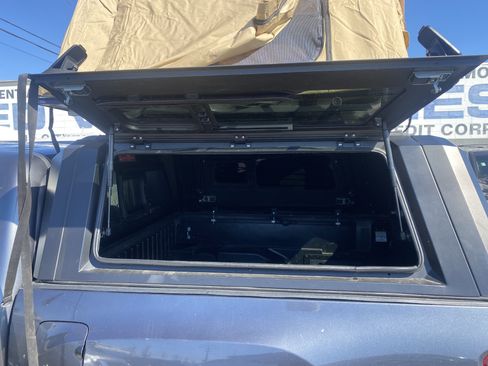 Used 2021 Toyota Tacoma SR AWD/4WD image 12