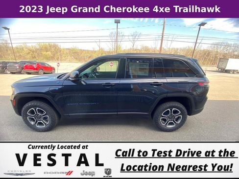 New 2023 Jeep Grand Cherokee Trailhawk w/ Advanced Protech Group II image 6