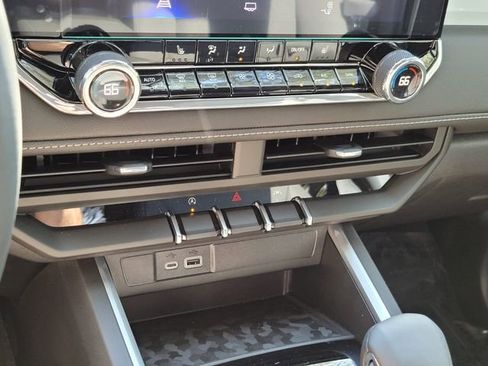 New 2025 Chevrolet Colorado LT image 24