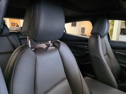 New 2026 MAZDA MAZDA3 Hatchback w/Premium Plus Pkg image 14