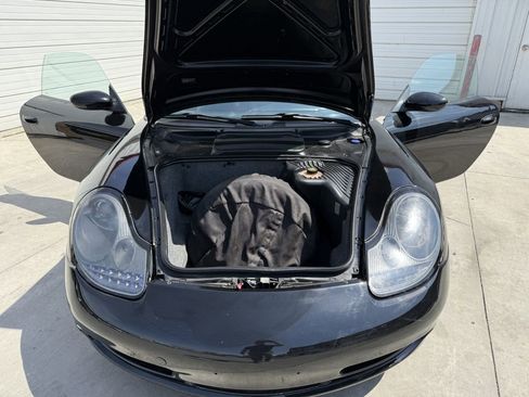 Used 2000 Porsche 911 Carrera 4 image 32