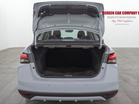 Used 2025 Nissan Versa SV FWD image 13