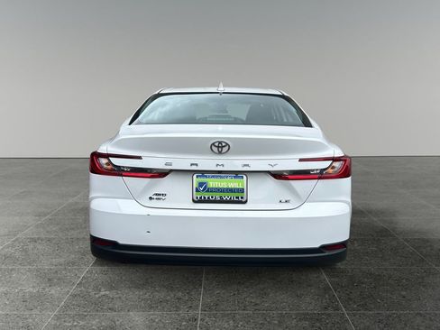 Used 2025 Toyota Camry LE AWD/4WD image 8