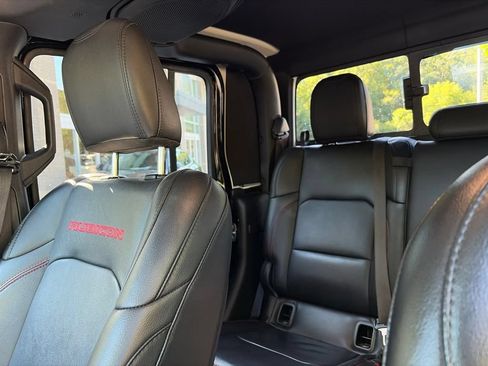 Used 2021 Jeep Gladiator Rubicon AWD/4WD image 6