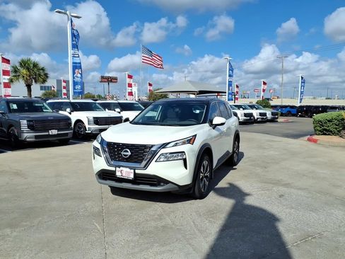 Used 2023 Nissan Rogue SV FWD image 1