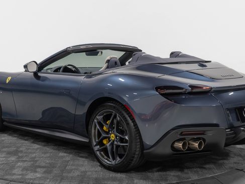 Used 2025 Ferrari Roma Spider image 4