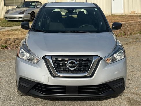Used 2020 Nissan Kicks S image 8