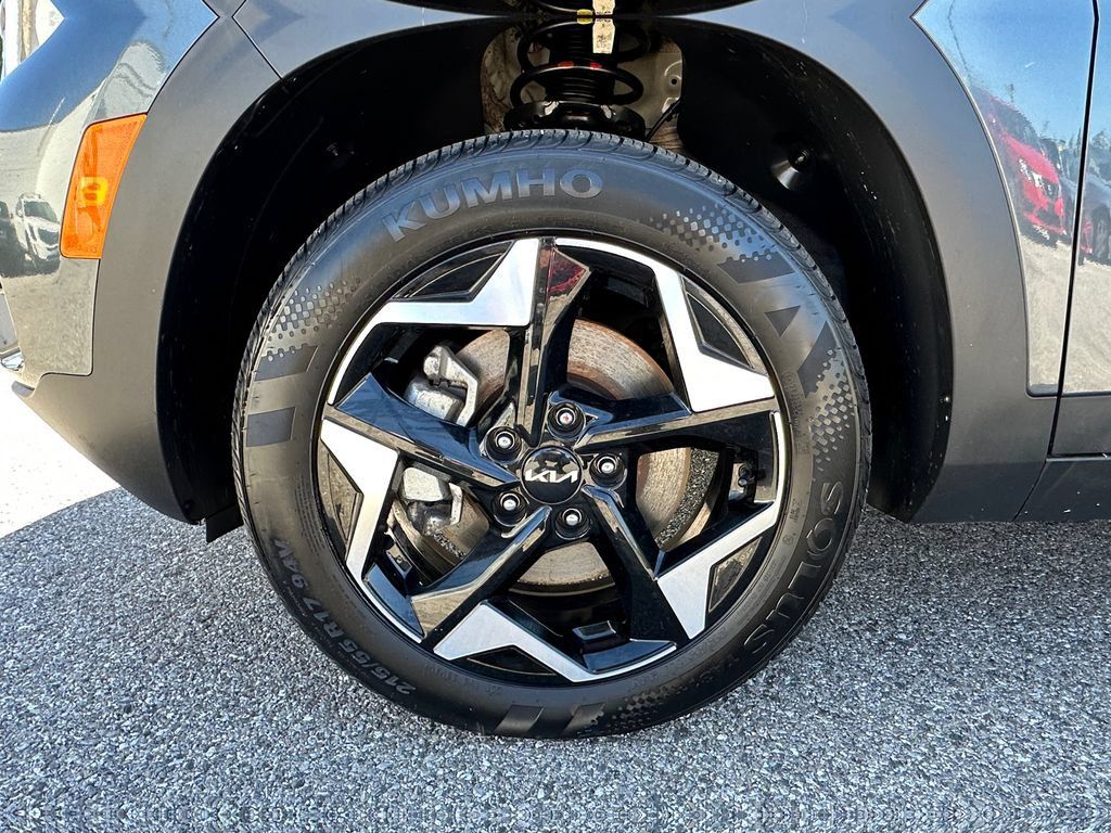 Certified 2025 Kia Seltos EX AWD/4WD image 14