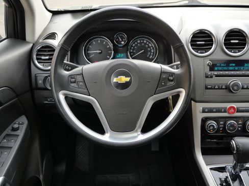 Used 2013 Chevrolet Captiva Sport LT w/ Convenience Package image 16