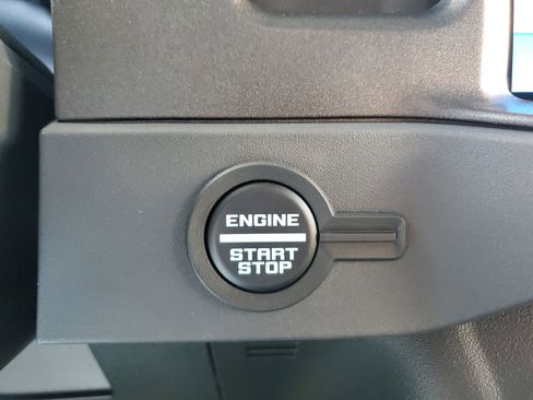 New 2025 Ford Bronco Badlands image 18