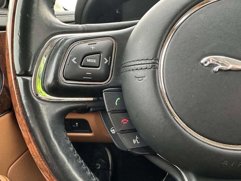 Used 2015 Jaguar XJ L Portfolio image 24