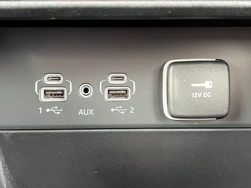 Used 2025 Jeep Grand Cherokee Limited w/ Black Appearance Package image 30