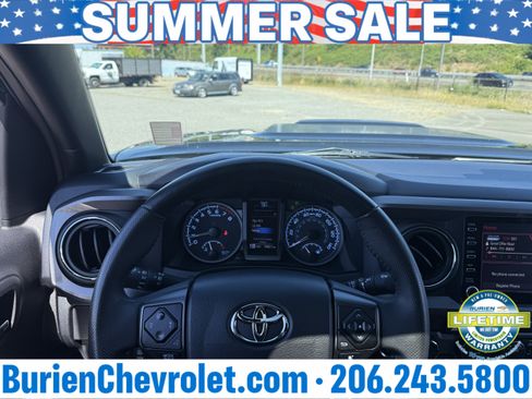 Used 2021 Toyota Tacoma TRD Pro AWD/4WD image 11