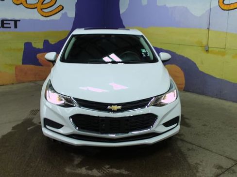 Used 2018 Chevrolet Cruze LT image 3