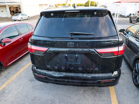 Used 2024 Toyota Sequoia Platinum image 9