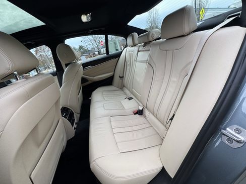 Used 2018 BMW 530e xDrive image 31