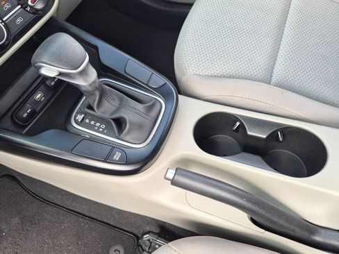 Used 2025 Kia Soul LX FWD image 23