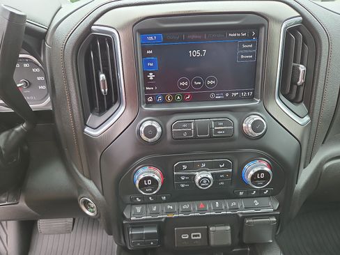 Used 2022 GMC Sierra 2500 AT4 w/ AT4 Preferred Package AWD/4WD image 26