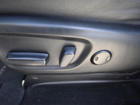 Used 2015 Toyota Sienna SE Premium FWD image 13