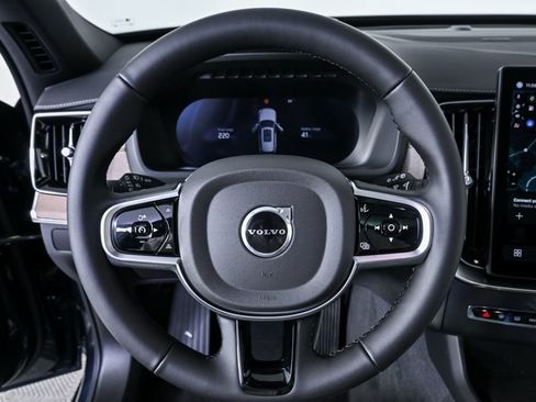 New 2026 Volvo XC90 T8 Ultra w/ Protection Package AWD/4WD image 9
