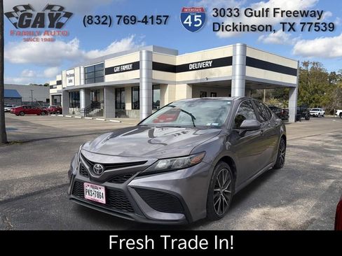Used 2021 Toyota Camry SE image 4