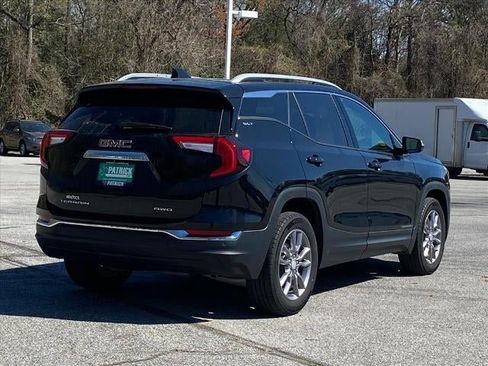 Used 2022 GMC Terrain SLT w/ Tech Package AWD/4WD image 3