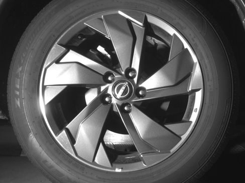 Used 2025 Nissan Rogue SV image 15