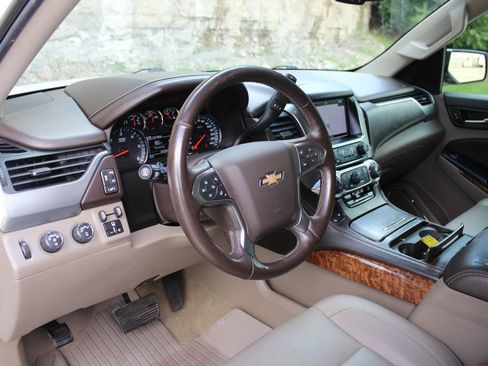 Used 2018 Chevrolet Tahoe Premier AWD/4WD image 24
