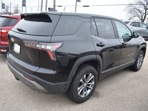Used 2025 Chevrolet Equinox LT FWD image 2