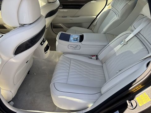 Used 2025 Genesis G90 3.5T image 19