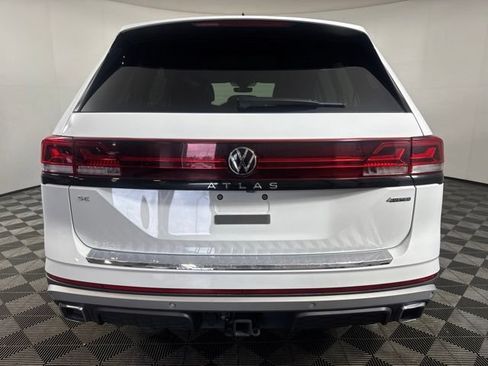 Used 2024 Volkswagen Atlas Peak Edition SE AWD/4WD image 23