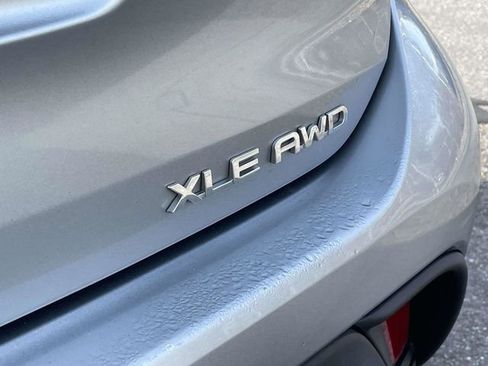 Used 2022 Toyota Highlander XLE image 12