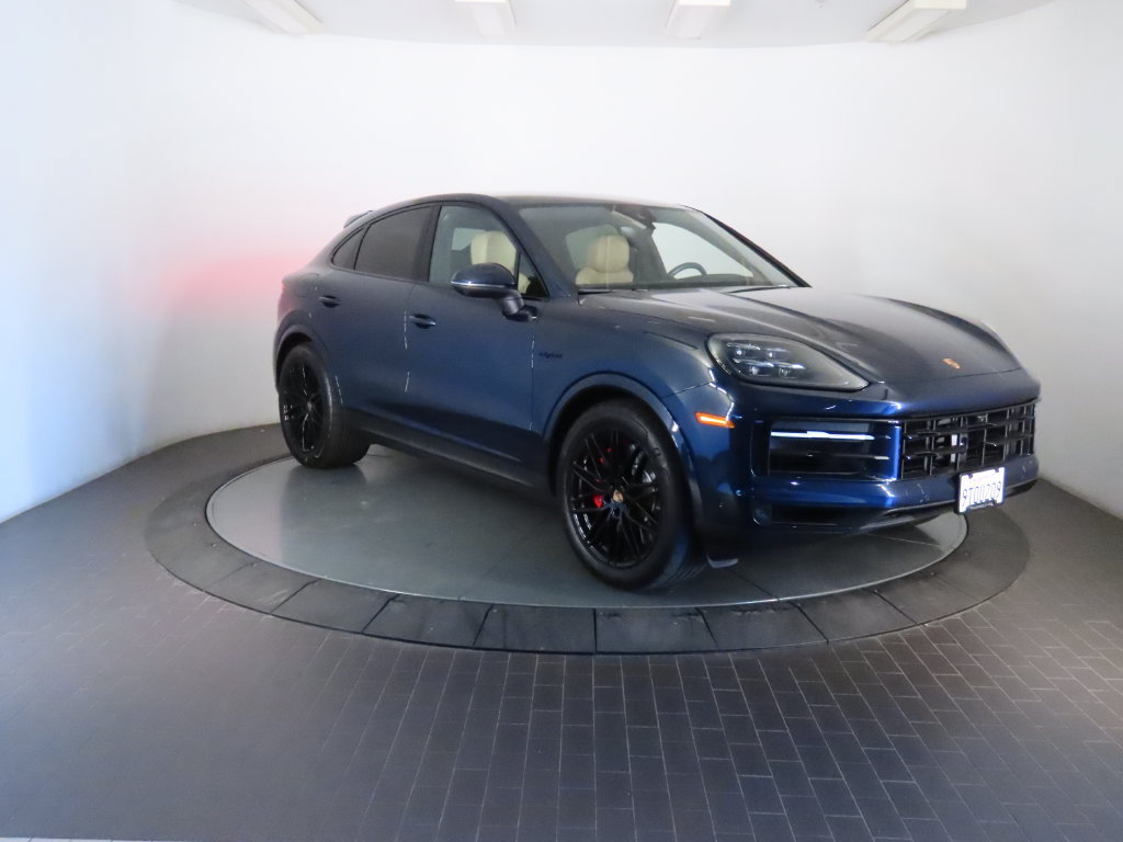 Used 2025 Porsche Cayenne S AWD/4WD image 9