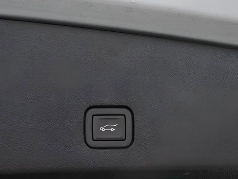 Used 2024 Cadillac XT6 Sport w/ Technology Package image 33