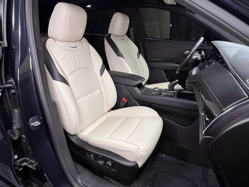 Used 2023 Cadillac XT4 Sport image 4