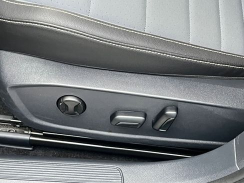 Used 2025 Volkswagen Jetta SE image 23