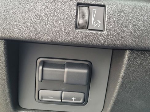 New 2025 GMC Canyon Elevation w/ Convenience Package image 24