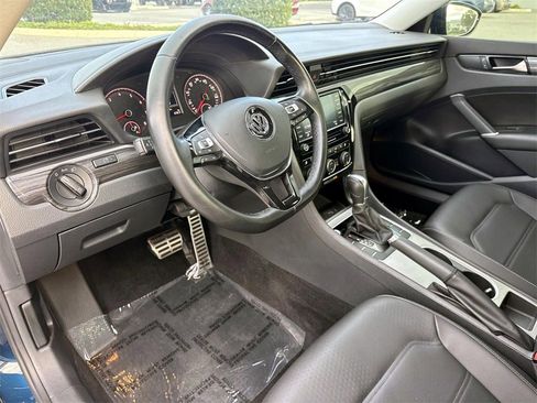 Used 2020 Volkswagen Passat 2.0T R-Line image 19