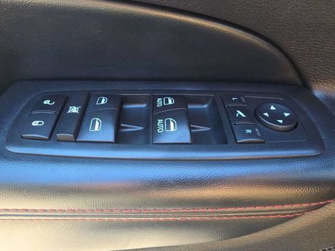 Used 2018 Jeep Grand Cherokee Trailhawk AWD/4WD image 21